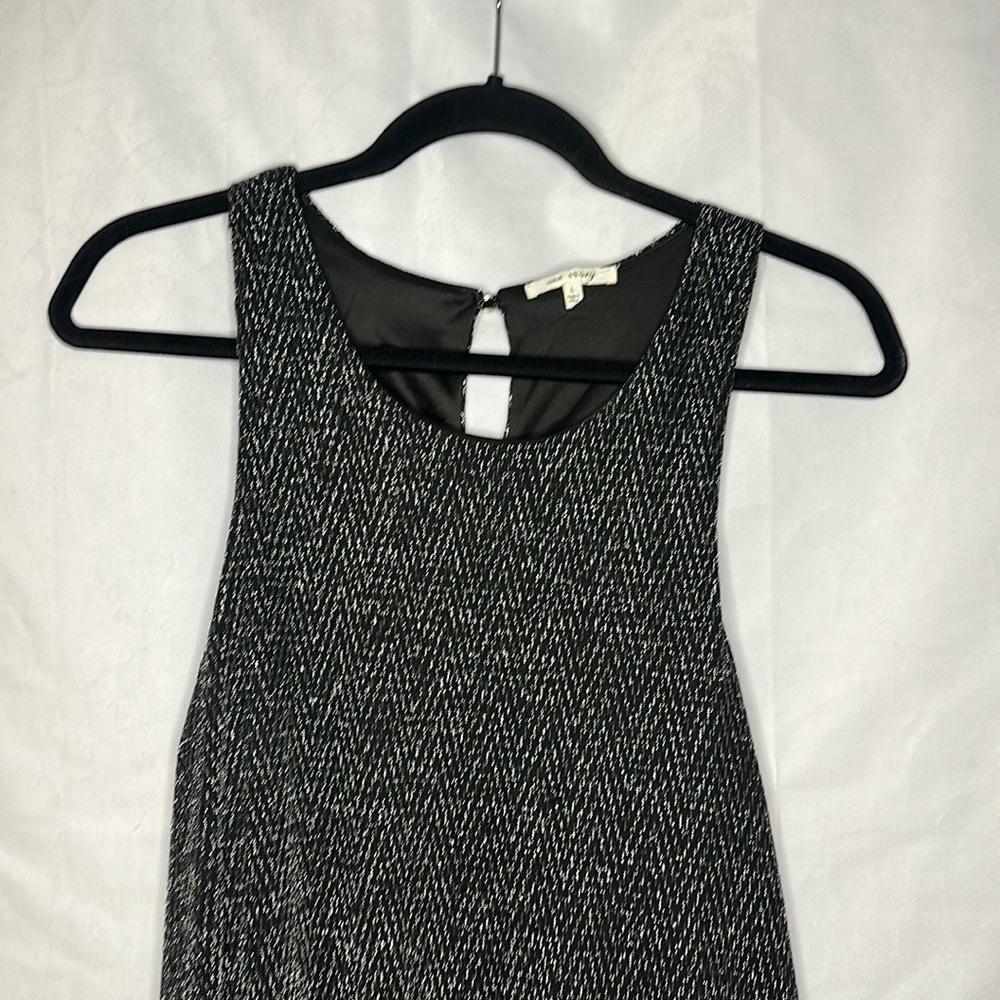 ONE STORY METALLIC A LINE DRESS (L) - Picture 3 of 7